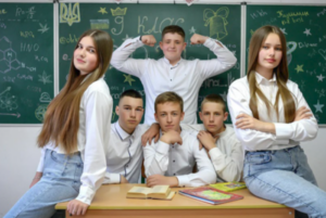 Escola de Salut. Adolescents/TICs