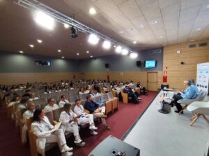 Más de un centenar de profesionales del CST profundizan en el trato digno, empático y respetuoso a los pacientes y familias